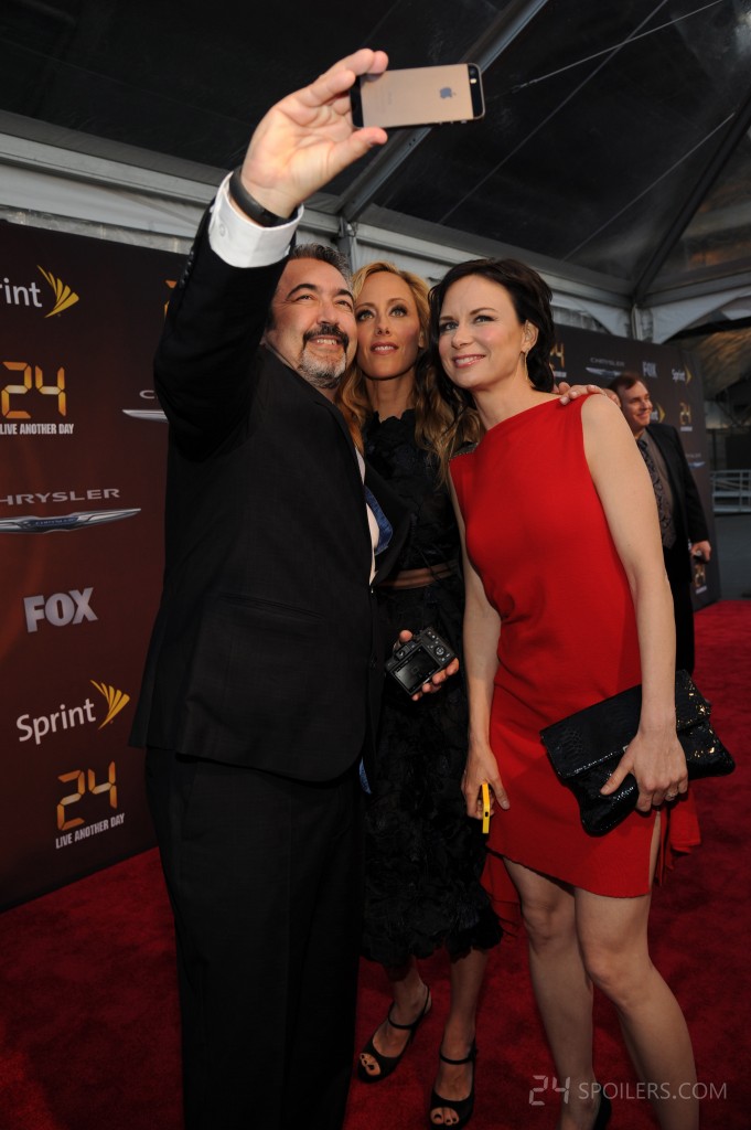 Jon Cassar, Kim Raver, and Mary Lynn Rajskub take a selfie at 24: Live Another Day premiere