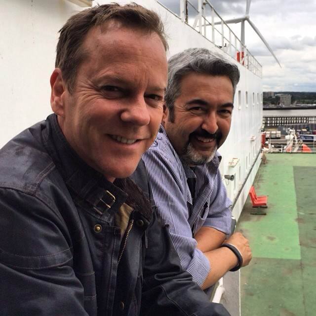 Kiefer Sutherland with director Jon Cassar, last day of filming on 24: Live Another Day