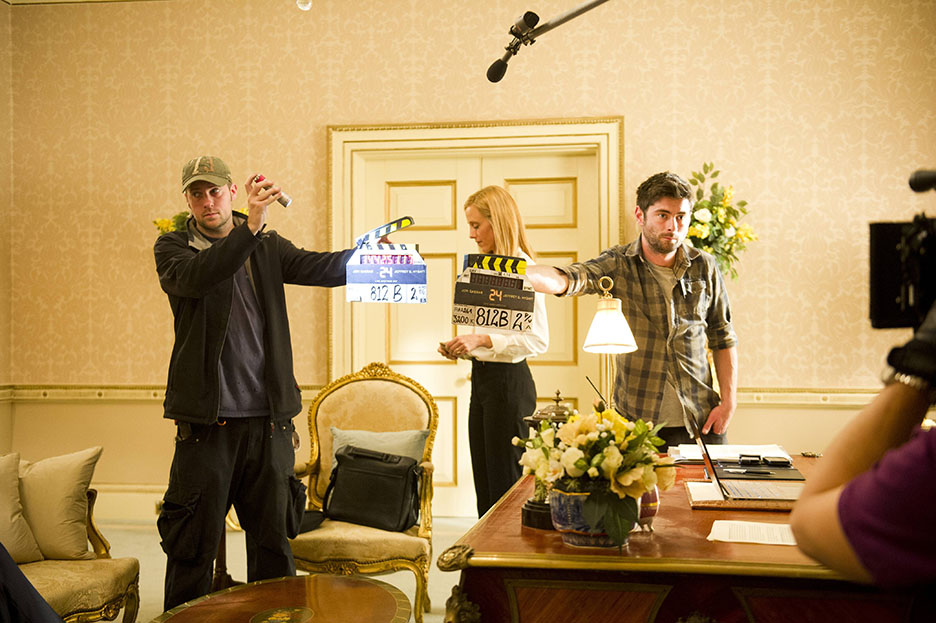 Kim Raver behind the scenes of 24: Live Another Day Episode 8