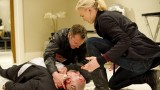 Jack (Kiefer Sutherland) and Kate (Yvonne Strahovski) try to keep Stolnavich (Stanley Townsend) alive