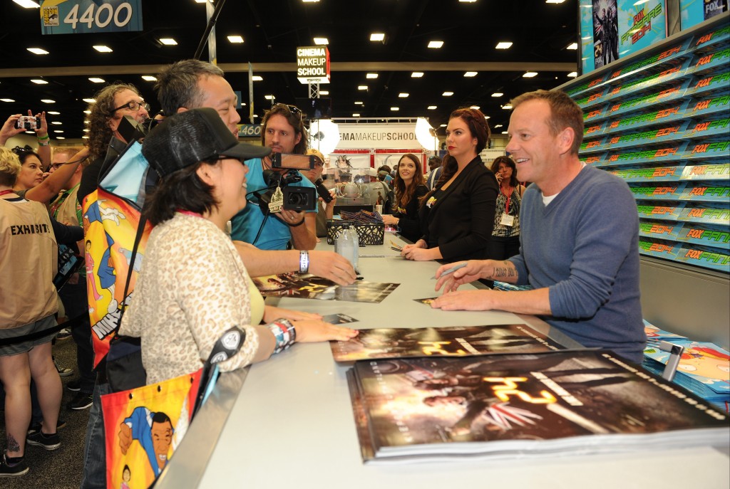 Kiefer Sutherland meeting fans at San Diego Comic-Con 2014