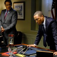 Jimmy Smits as John Donovan and Corey Hawkins as Eric Carter in 24: Legacy Episode 11